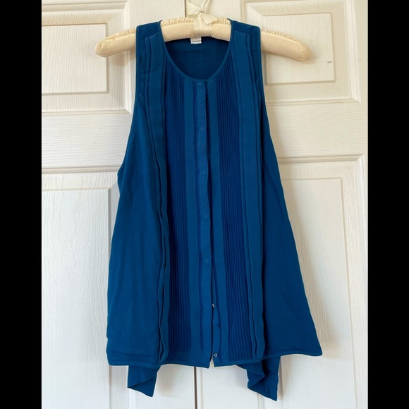Diane Von Furstenberg Sleeveless Silk like new Blouse - Picture 1 of 8